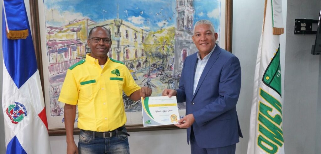 director-de-la-omsa-reconoce-a-choferes-por-disciplina-y-alto-rendimiento