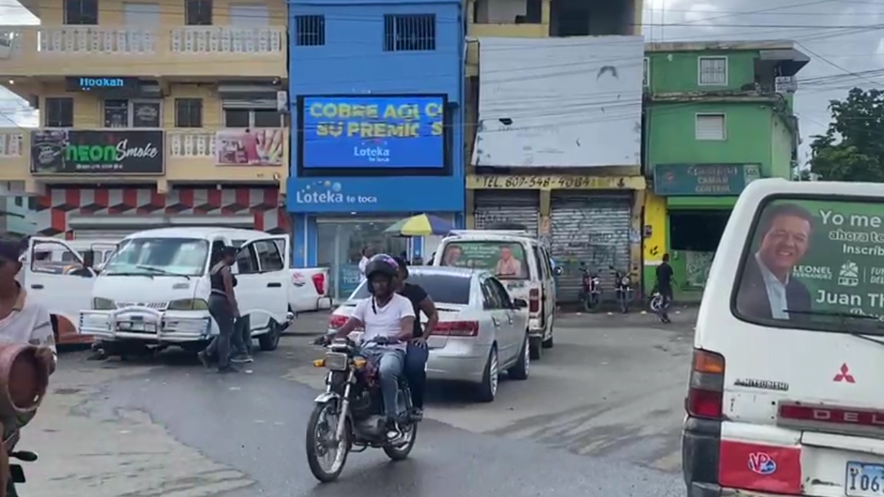 comercio-y-docencia-en-villa-mella-siguen-doblegados-por-la-delincuencia