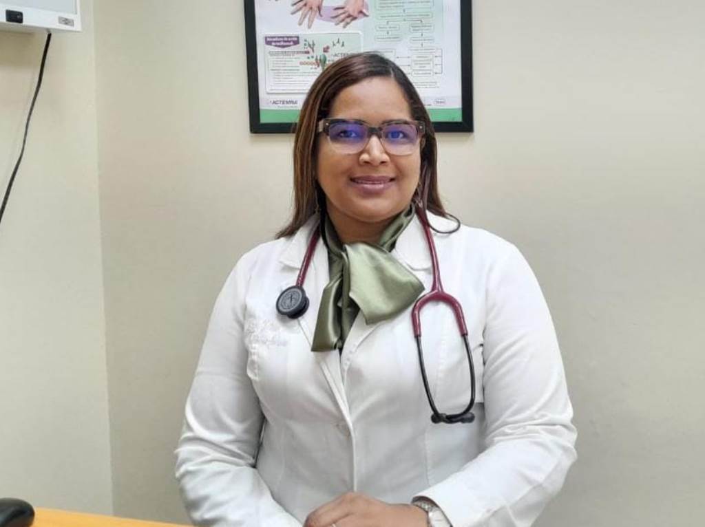 especialista-moscoso-puello-indica-como-prevenir-la-osteoporosis