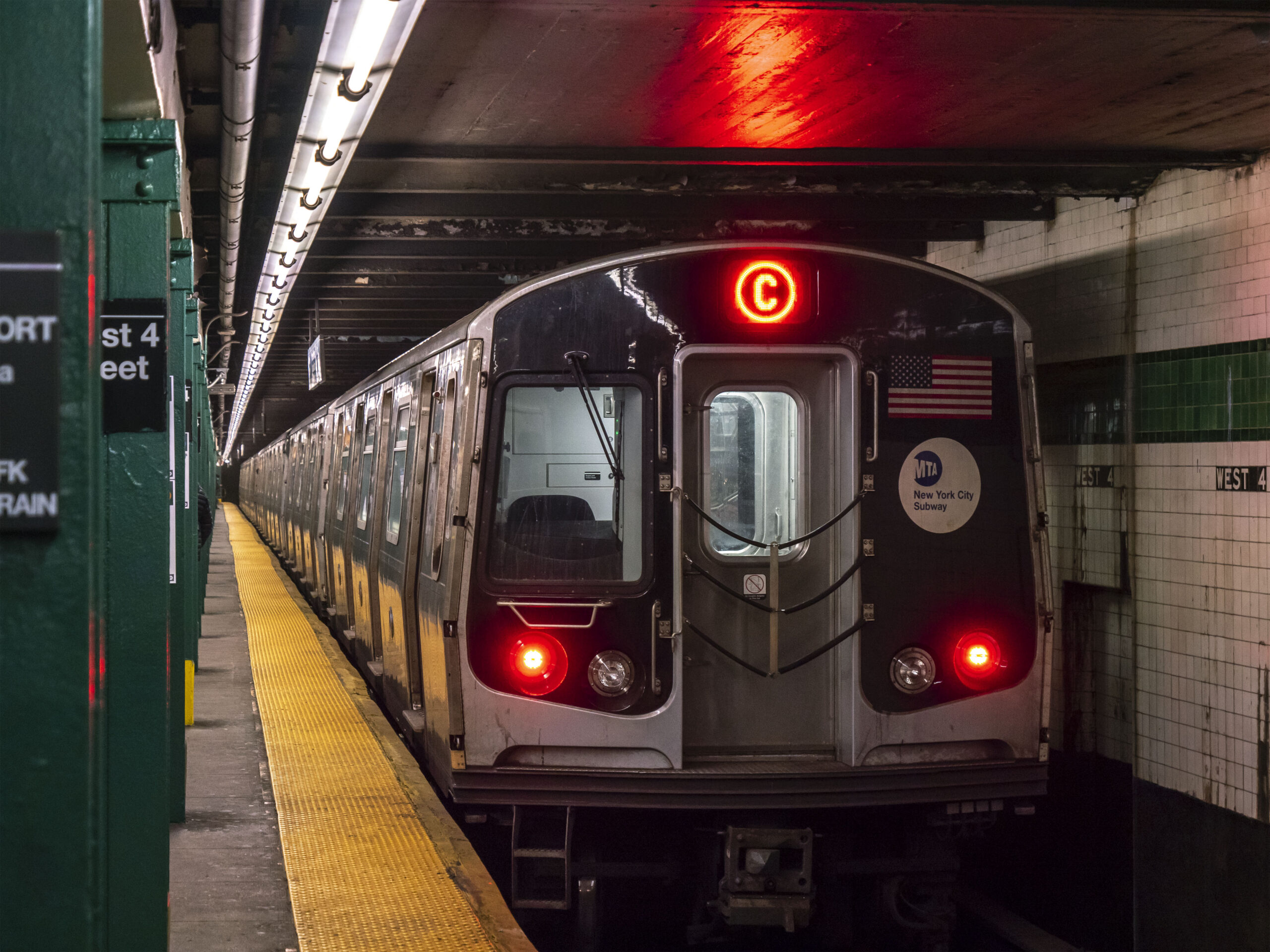 hombre-muere-luego-de-que-su-ropa-quedo-atascada-y-fue-arrastrado-por-el-subway