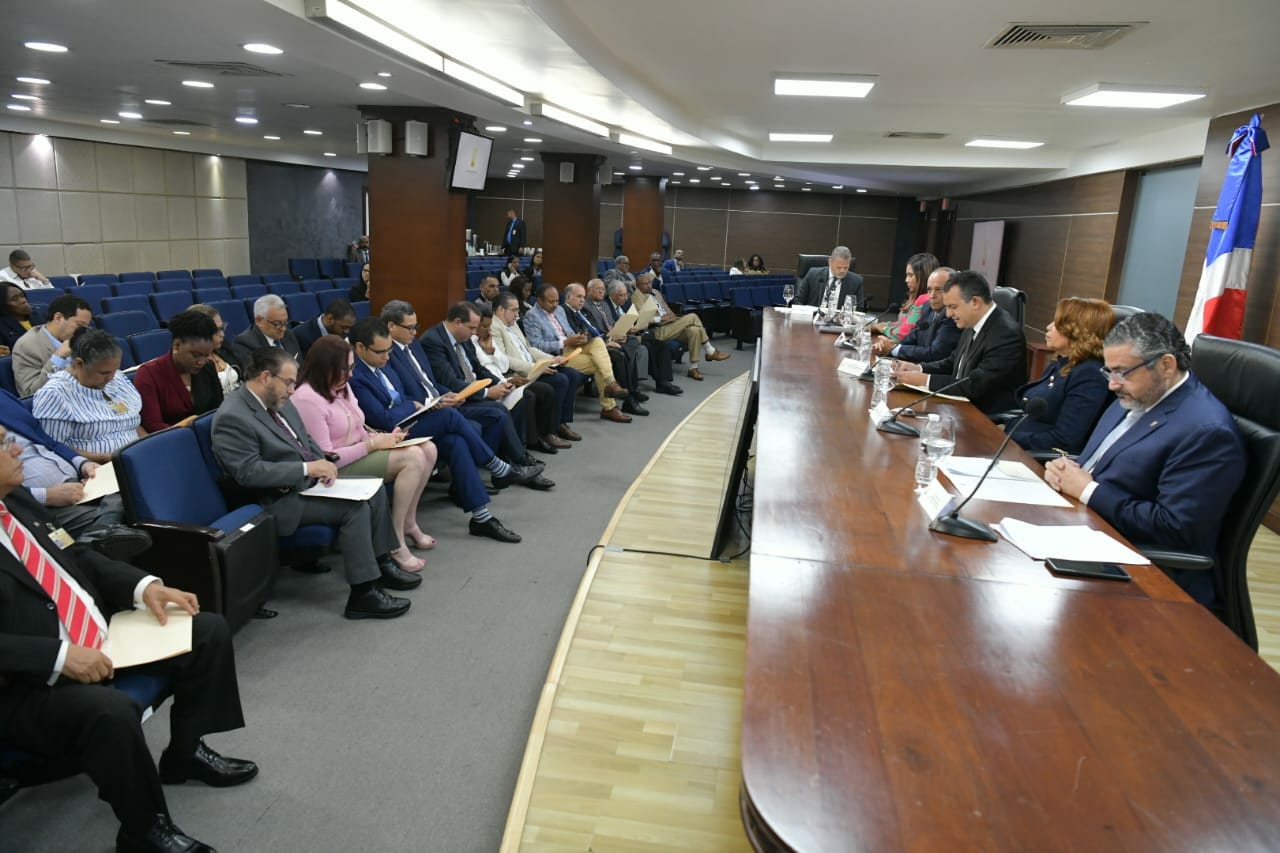 jce-entrega-a-partidos-propuesta-compromiso-para-poner-fin-al-proselitismo-a-destiempo