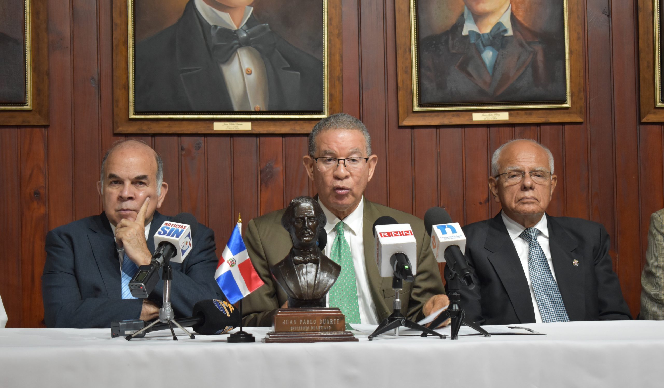 sectores-exhortan-a-eeuu.-a-no-involucrarse-en-las-politicas-migratorias-de-rd