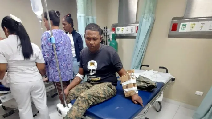 miembros-del-ejercito-resultan-heridos-tras-camion-accidentarse-en-barahona