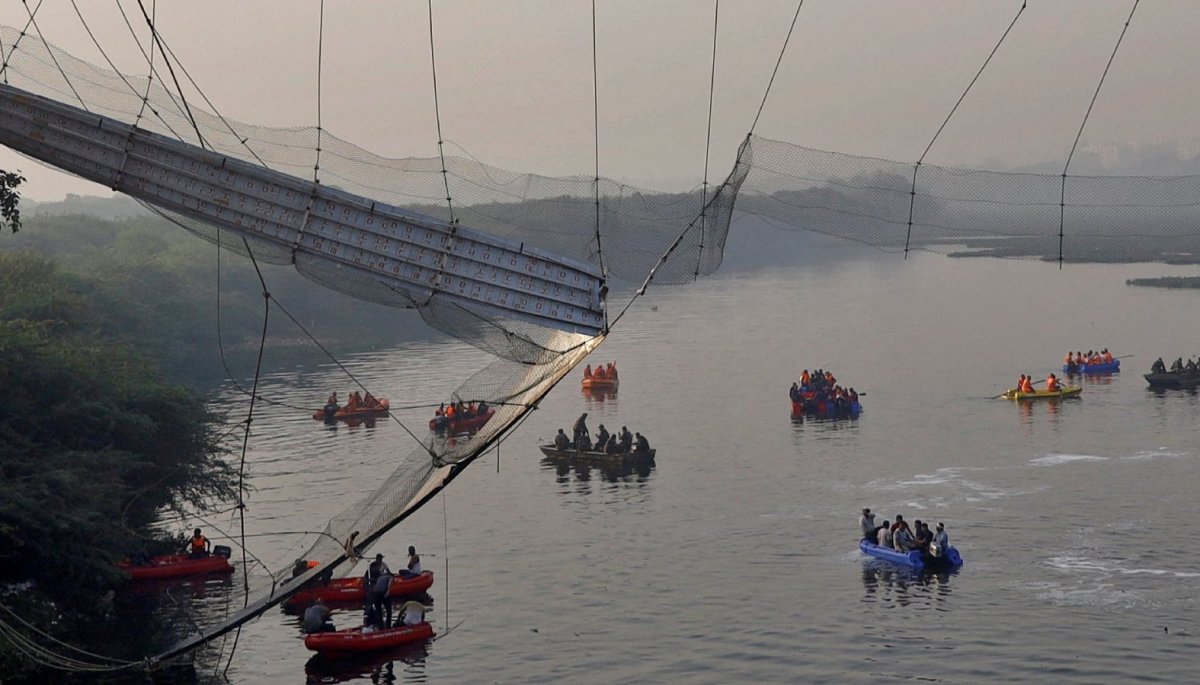 el-colapso-de-un-puente-en-la-india-con-132-muertos,-el-mas-grave-en-decadas