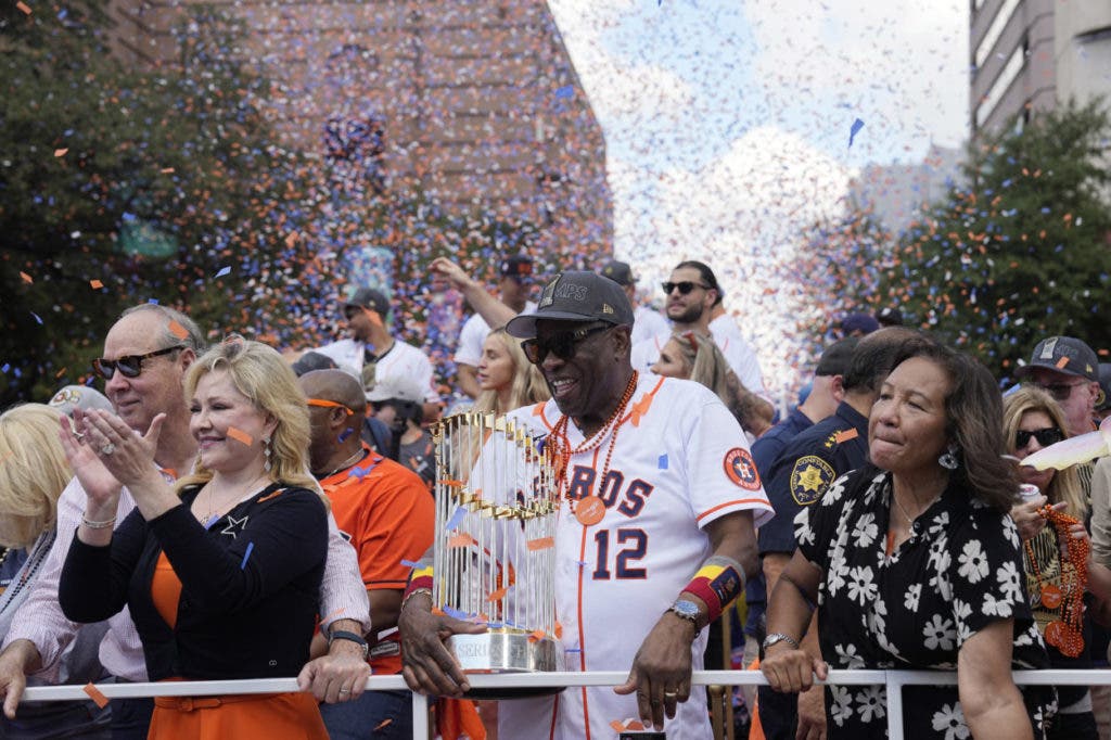 los-astros-celebran-en-grande-su-titulo-de-campeones-de-la-serie-mundial