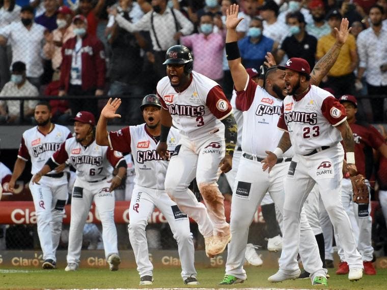 licey-encabeza-principales-departamentos-del-beisbol-local
