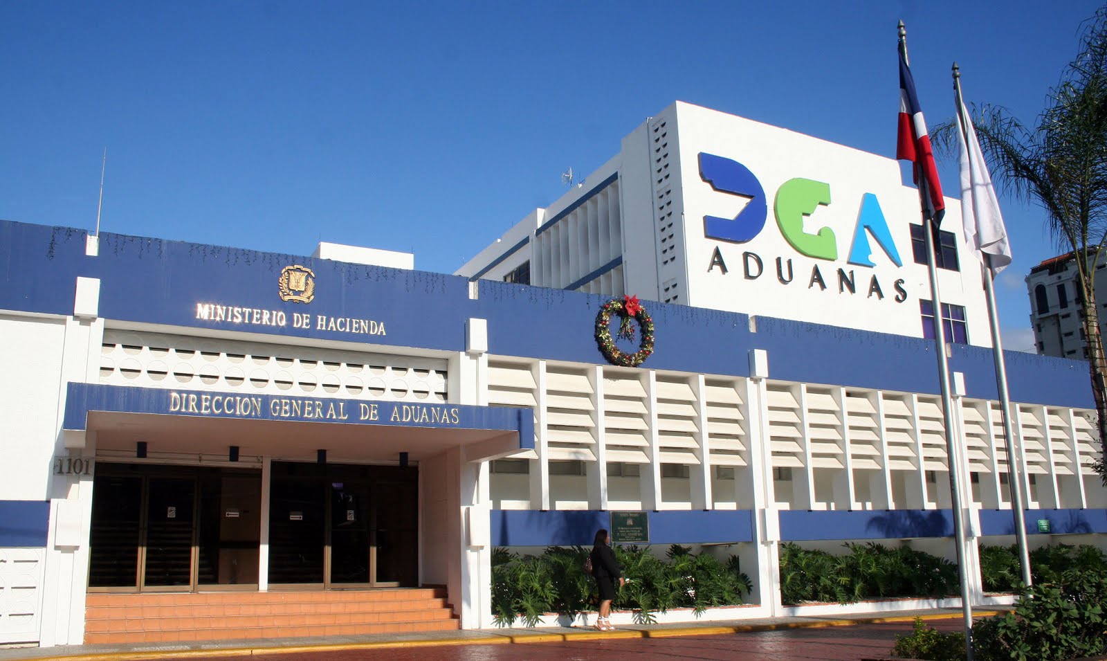 aduanas-amplia-a-45-dias-la-«gracia-navidena»-para-dominicanos-en-el-exterior