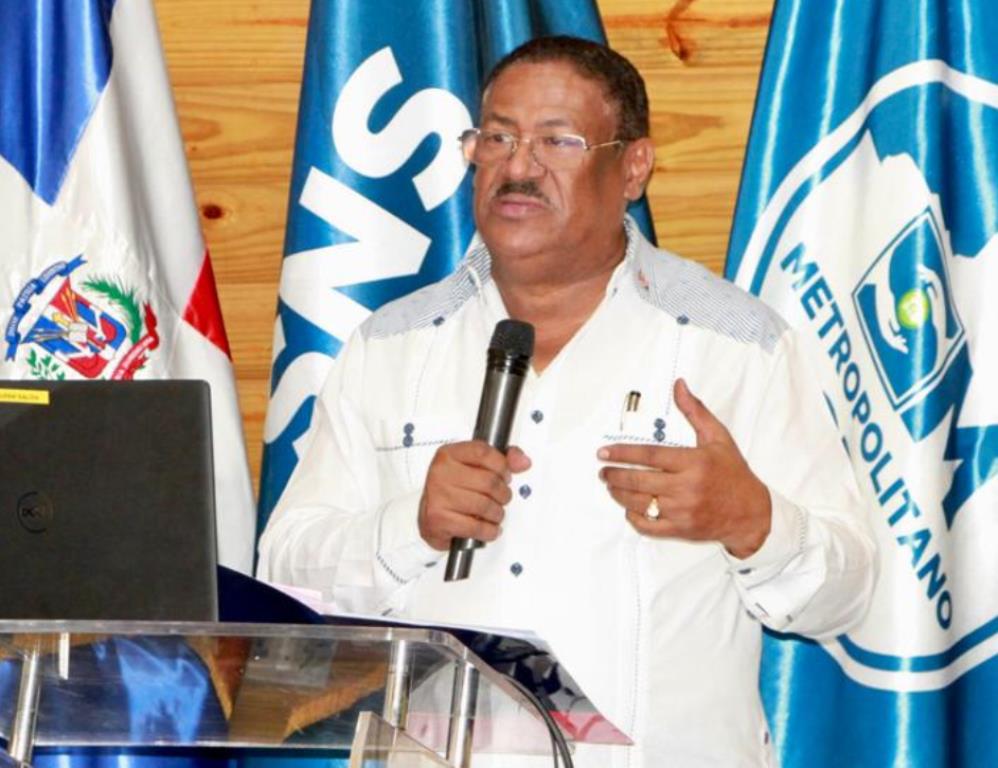 srsm-entrega-guia-farmacoterapeutica-a-directores-de-hospitales