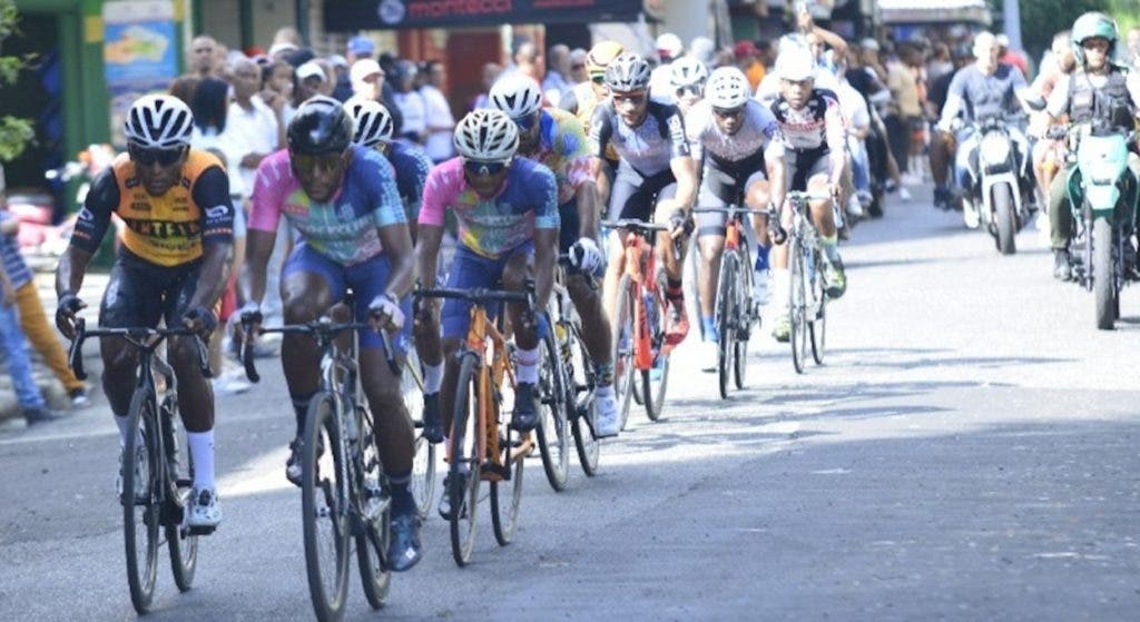 enmanuel-nunez-gana-circuito-aniversario-del-club-mauricio-baez