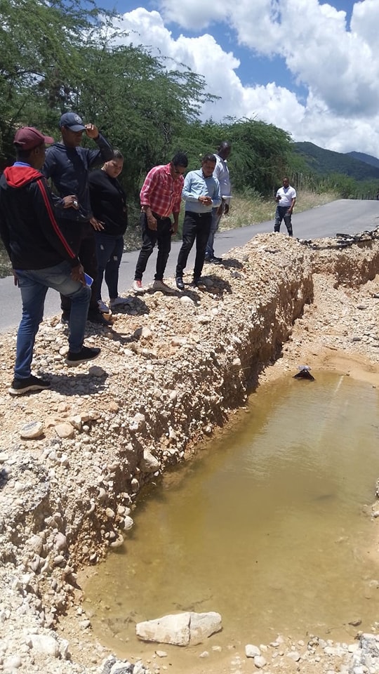 alcaldia-y-comision-del-inapa-realizan-levantamiento-para-optimizar-el-servicio-del-agua-en-postrer-rio.