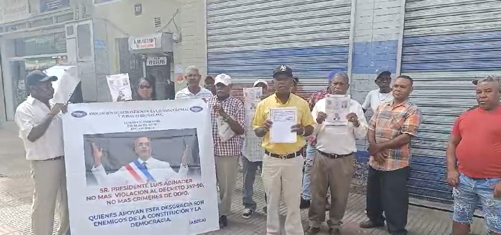 buhoneros-de-ciudad-colonial-esperan-respuesta-sobre-el-desalojo-de-avenida-mella