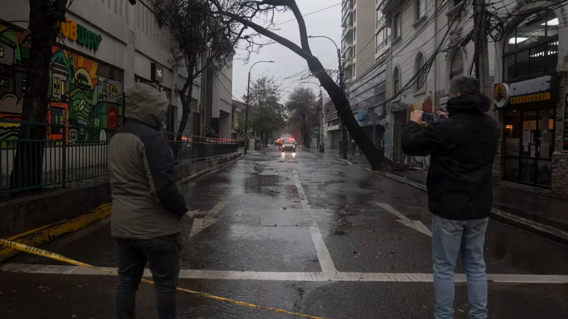 tres-muertos,-2-desaparecidos,-clases-suspendidas-y-cientos-de-casas-afectadas-en-chile