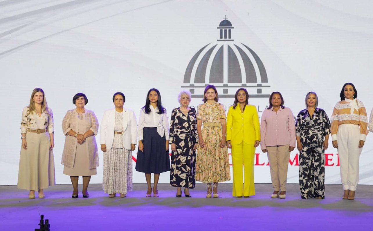 raquel-pena:-“las-mujeres-dominicanas-ya-no-enfrentan-su-travesia-en-la-oscuridad”
