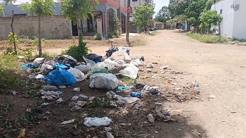 ciudadanos-se-quejan-por-el-gran-cumulo-de-basura-en-hato-mayor