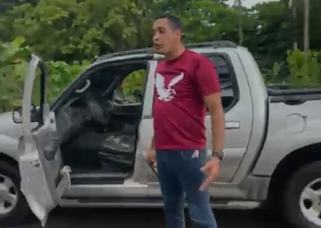 supuesto-militar-saca-arma-contra-jovenes-en-una-discusion
