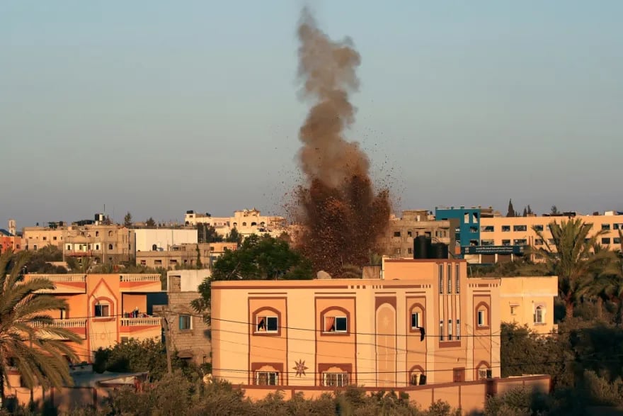 autoridades-de-gaza-reportan-al-menos-90-muertos-por-ataque-israeli-contra-una-escuela