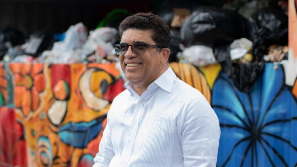 dio-astacio-detiene-medida-sobre-cierre-de-piscina-en-club-los-trinitarios
