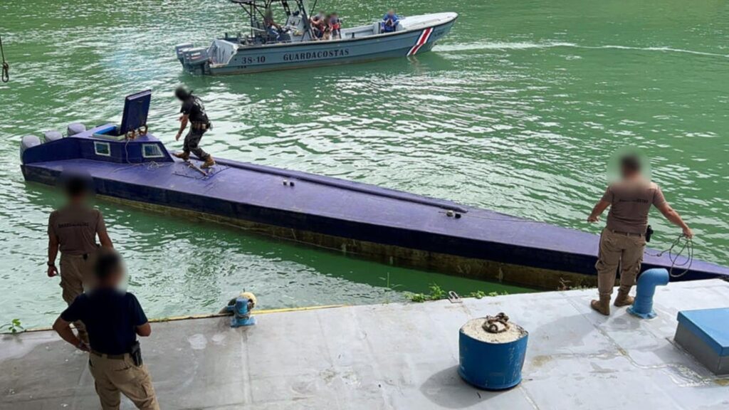 interceptan-un-semisumergible-con-dos-toneladas-de-cocaina-en-costa-rica