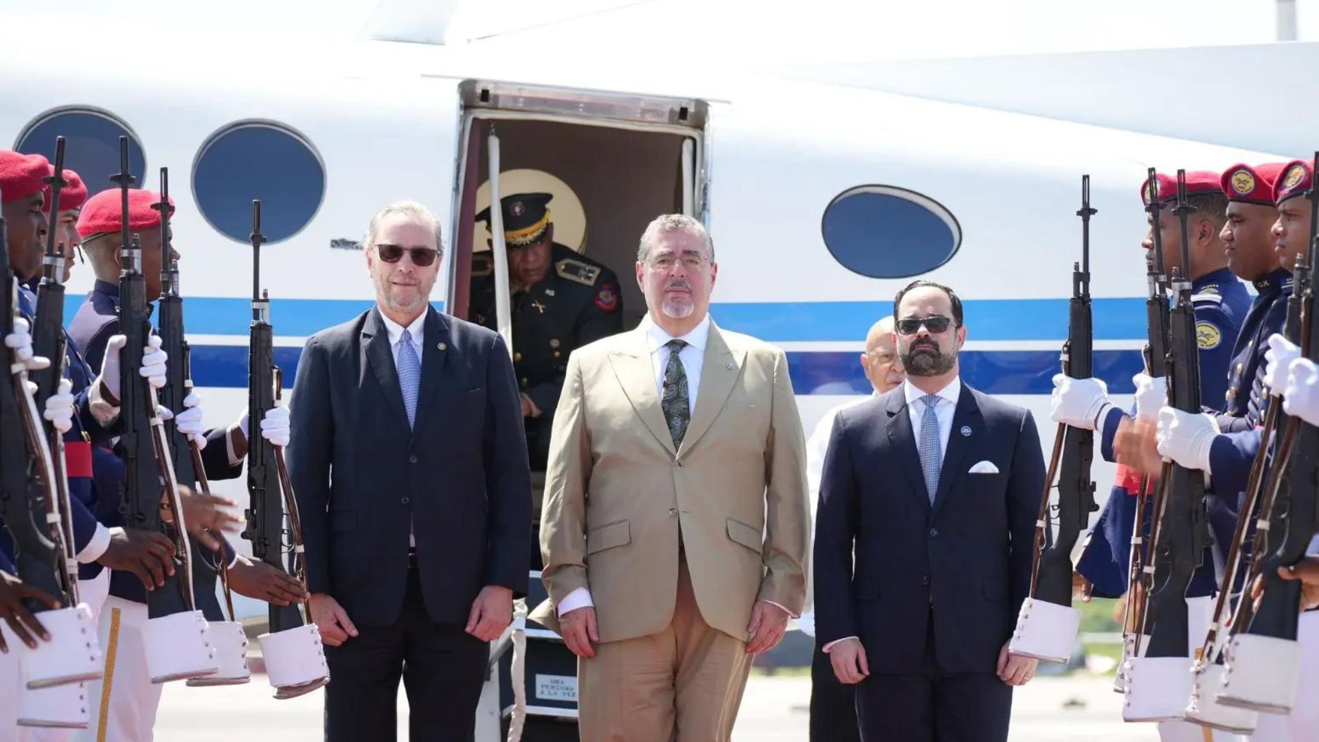 presidente-de-guatemala-llega-a-rd-para-toma-de-posesion-de-abinader