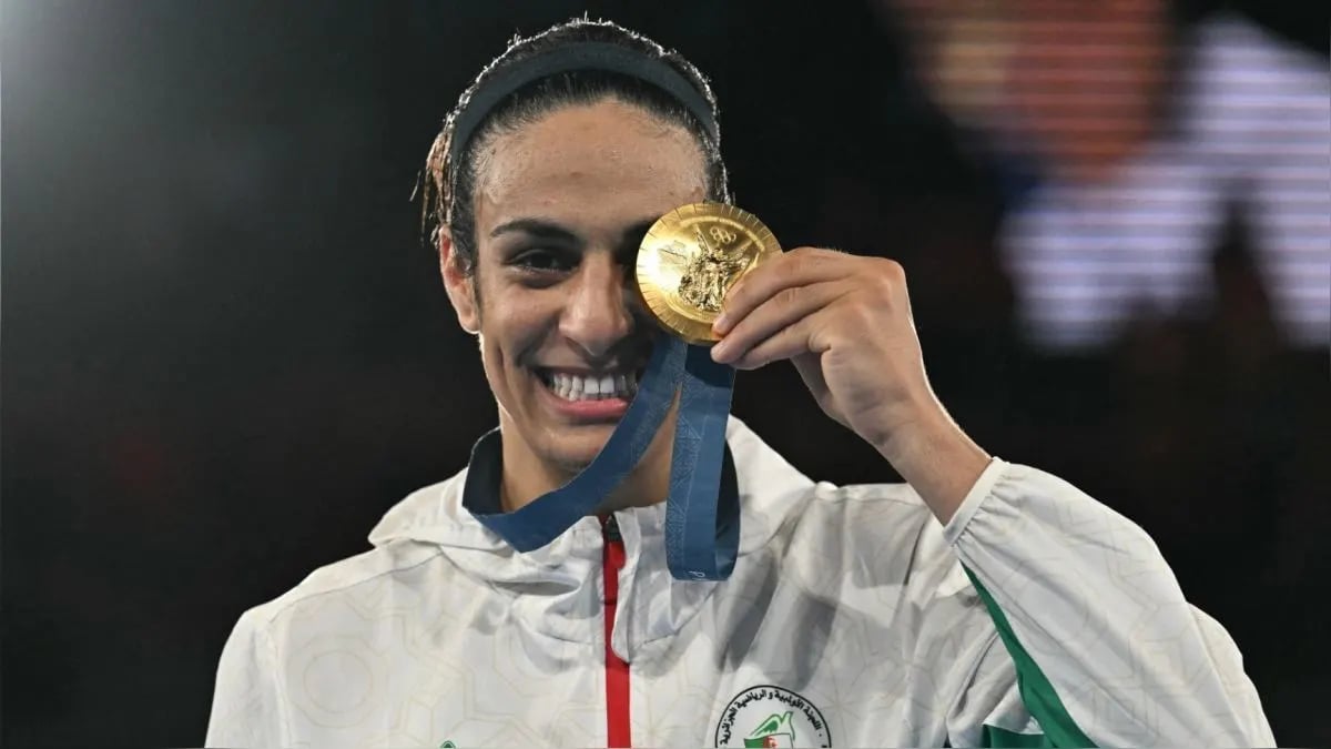boxeadora-argelina-imane-khelif-celebra-su-oro-olimpico-con-cambio-de-look