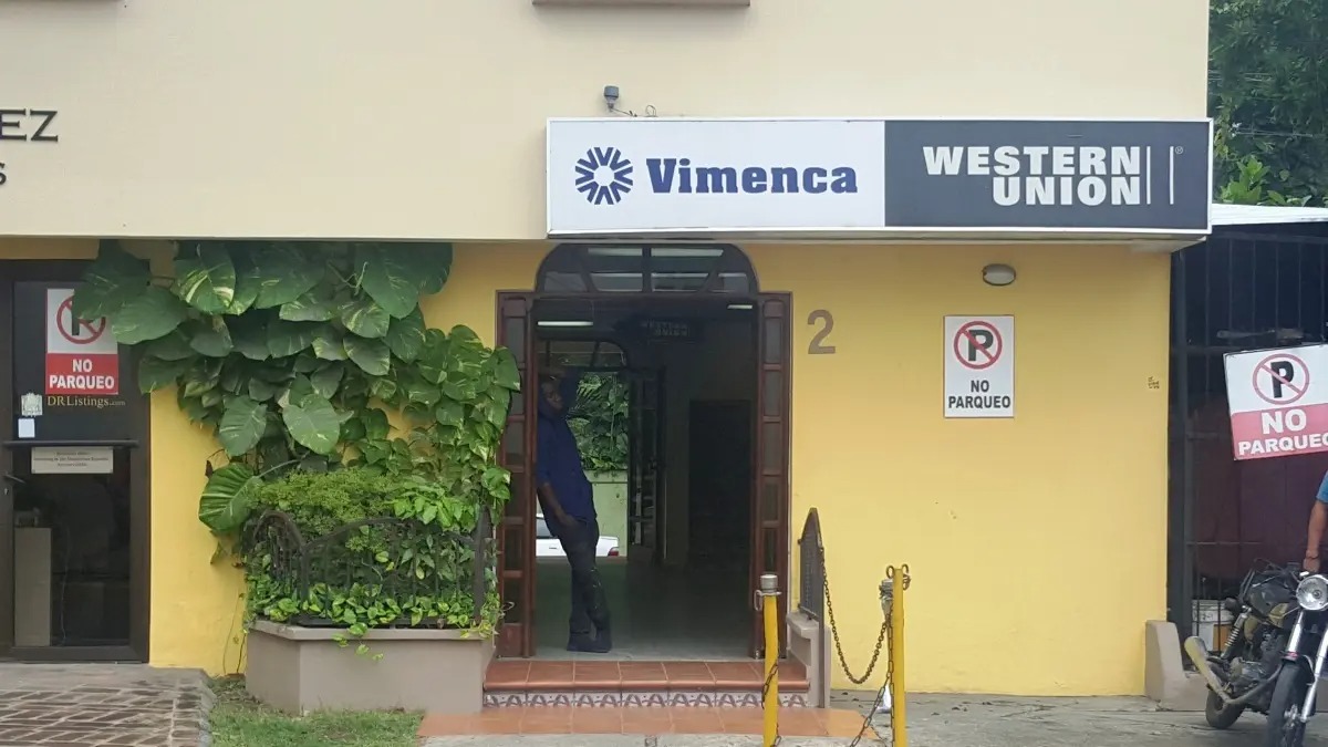 pn-apresa-a-dos-implicados-en-atraco-a-estafeta-de-vimenca-en-sosua