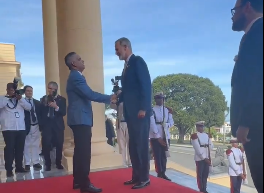 joel-santos-recibe-al-rey-de-espana-en-el-palacio-nacional