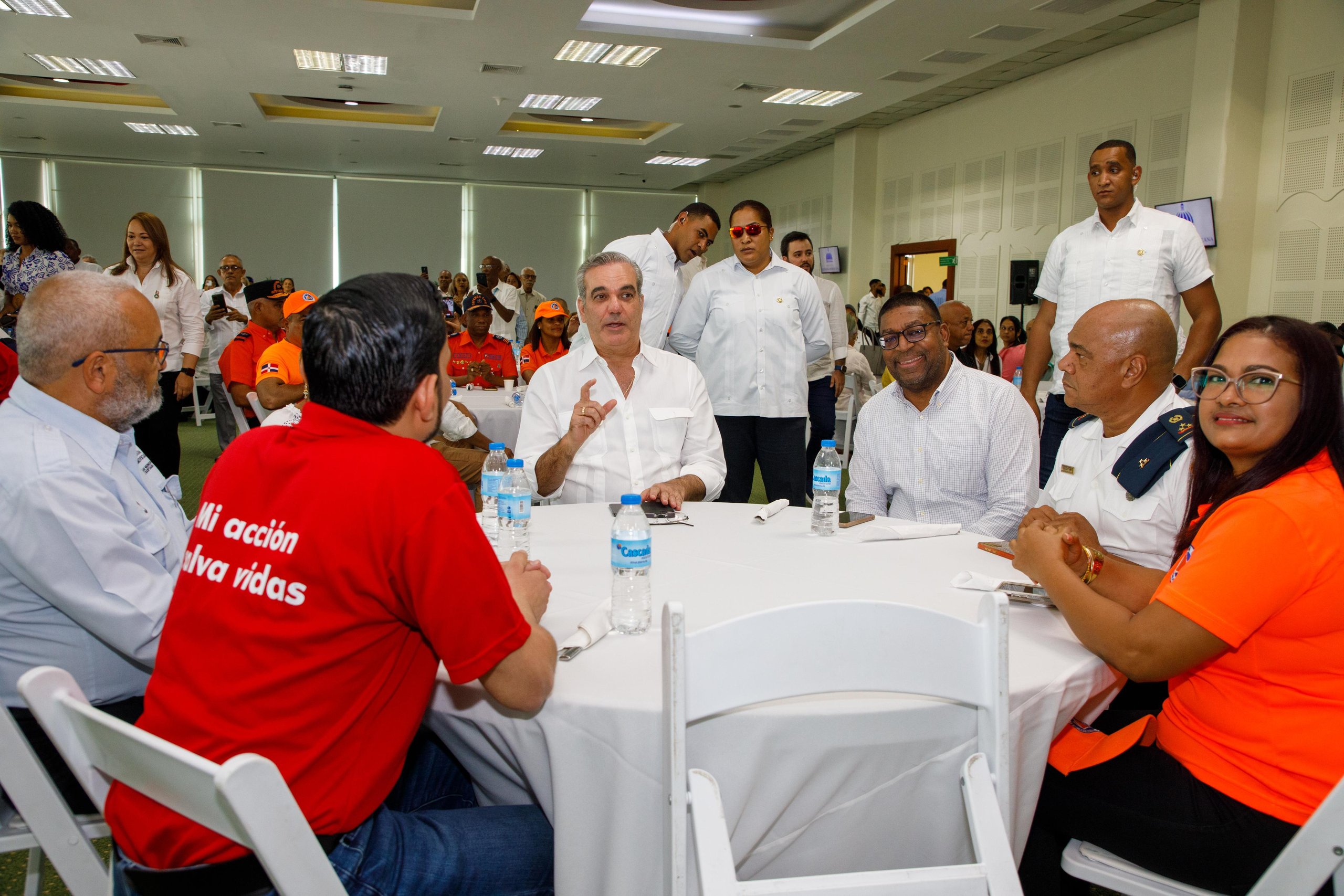 luis-abinader:-«vamos-a-seguir-solucionando-los-problemas-de-la-gente»