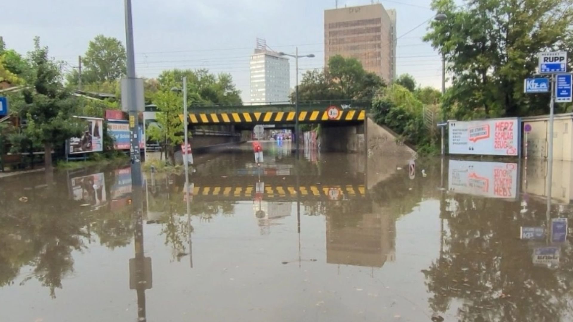 lluvias-torrenciales-azotan-la-ciudad-de-viena-en-austria
