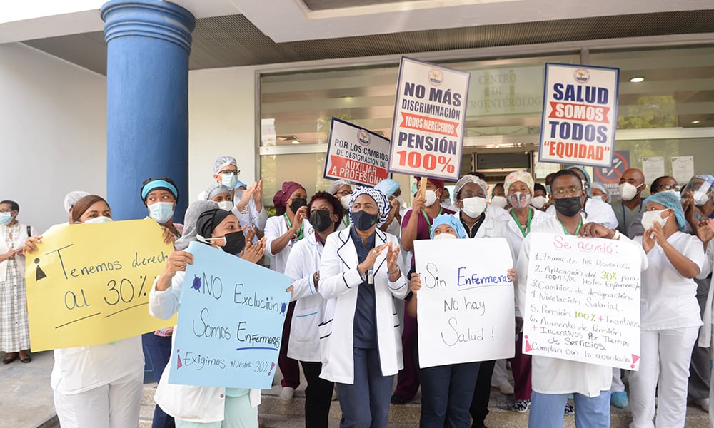 enfermeras-continuan-paro-en-hospitales,-amenazan-su-lucha-seguira