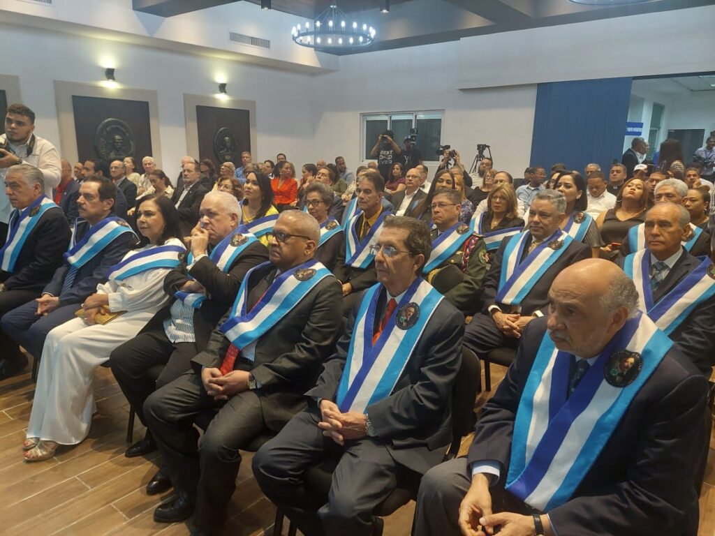 instituto-duartiano-distingue-al-sub-director-de-prensa-de-noticias-telemicro