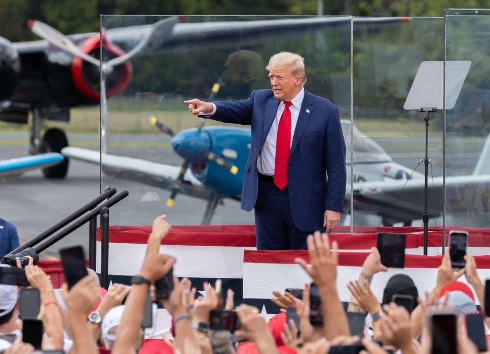 protegido-por-vidrio-blindado,-trump-encabezo-primer-acto-tras-intento-de-asesinato