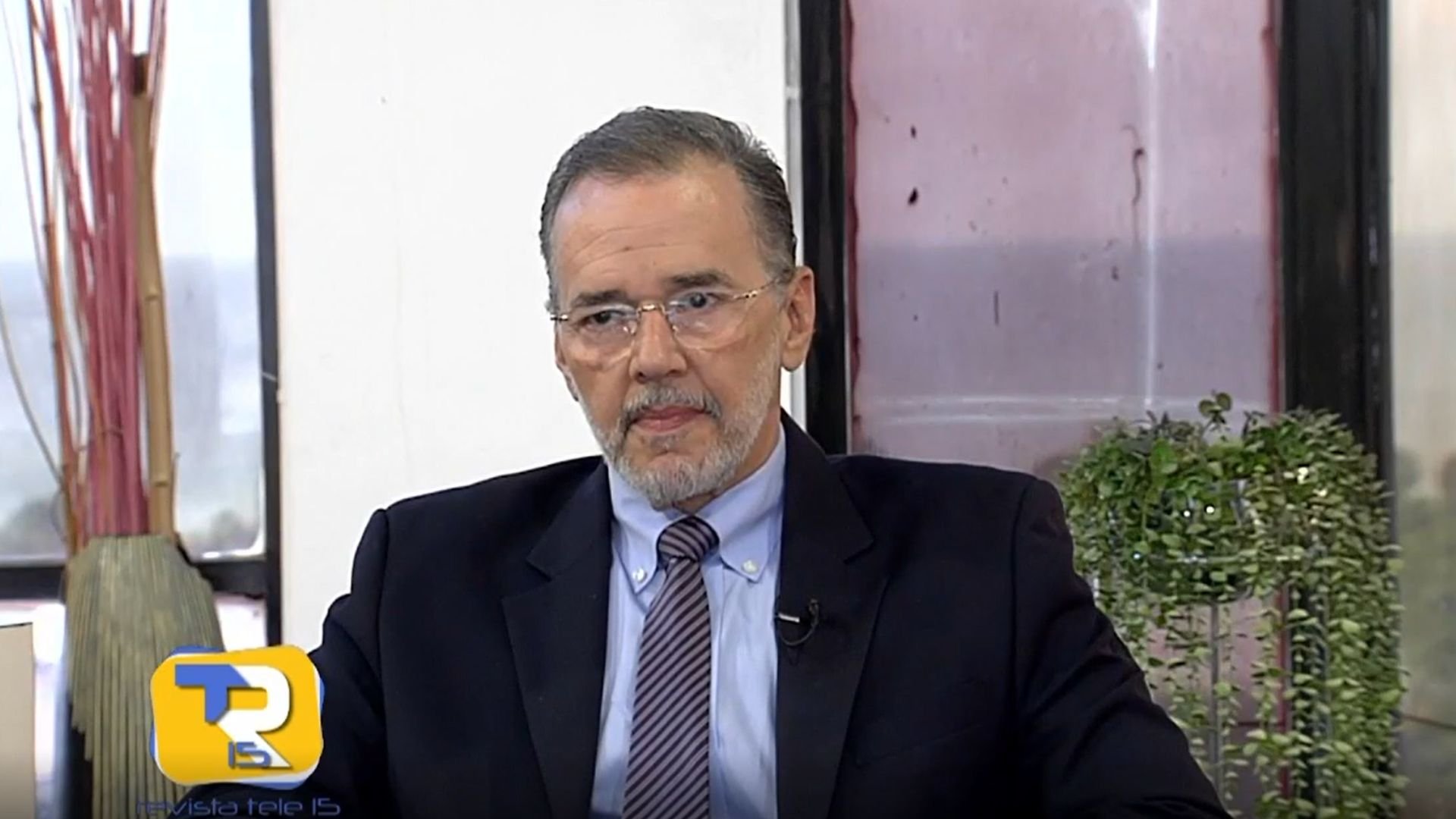 video:-denuncian-gobierno-lleva-agenda-oculta-y-la-escuda-con-reforma-constitucional