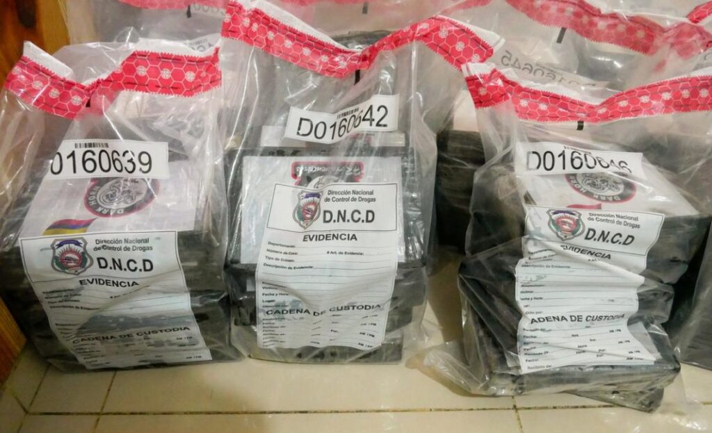 dncd-incauta-75-paquetes-de-presunta-cocaina-en-pedernales