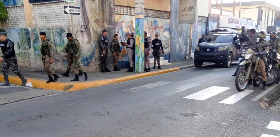 municipio-de-salcedo-permanece-totalmente-militarizan-por-llamado-a-huelga