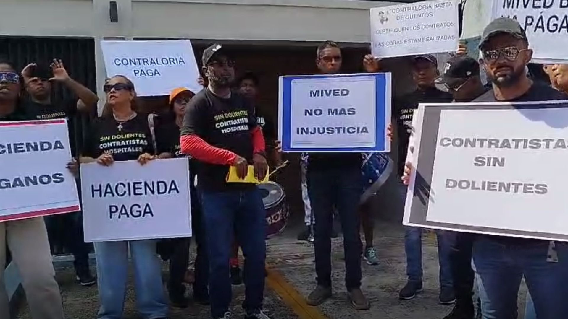 video:-ingenieros-contratistas-protestan-frente-a-ministerio-de-vivienda-por-pago-de-300-millones