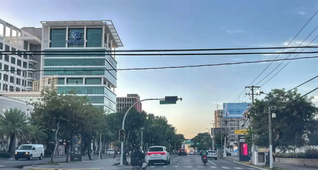 denuncian-semaforos-apagados-en-principales-vias-de-la-capital