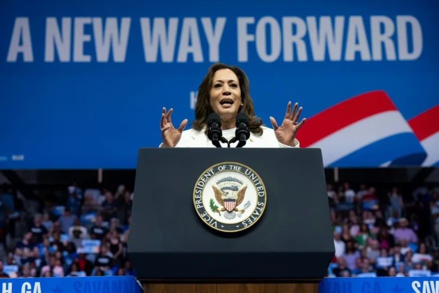 candidata-harris-dice-que-trump-“falto-el-respeto”-a-cementerio-del-ejercito-de-eeuu