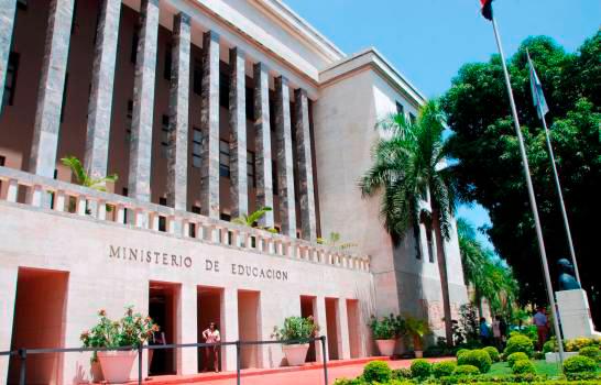 educacion-retiene-pago-a-341-maestros-por-duplicidad-de-nomina