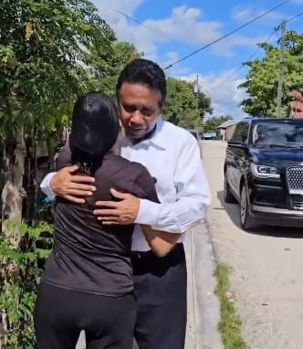 felix-bautista-costeara-operacion-de-nina-con-dificultad-en-la-pierna-debido-a-un-derrame-cerebral