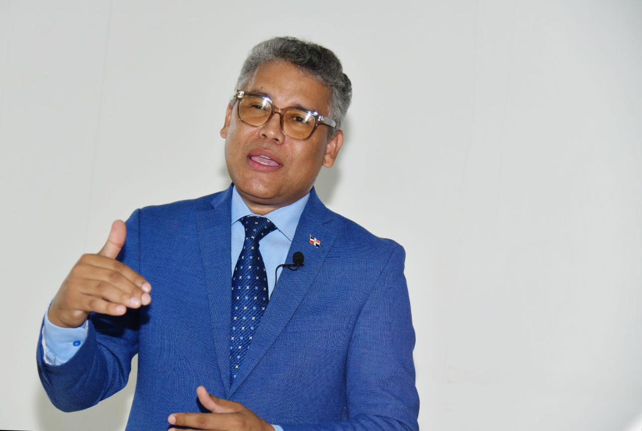 carlos-pena-saluda-reforma-constitucional-coincida-con-su-propuesta-de-gobierno