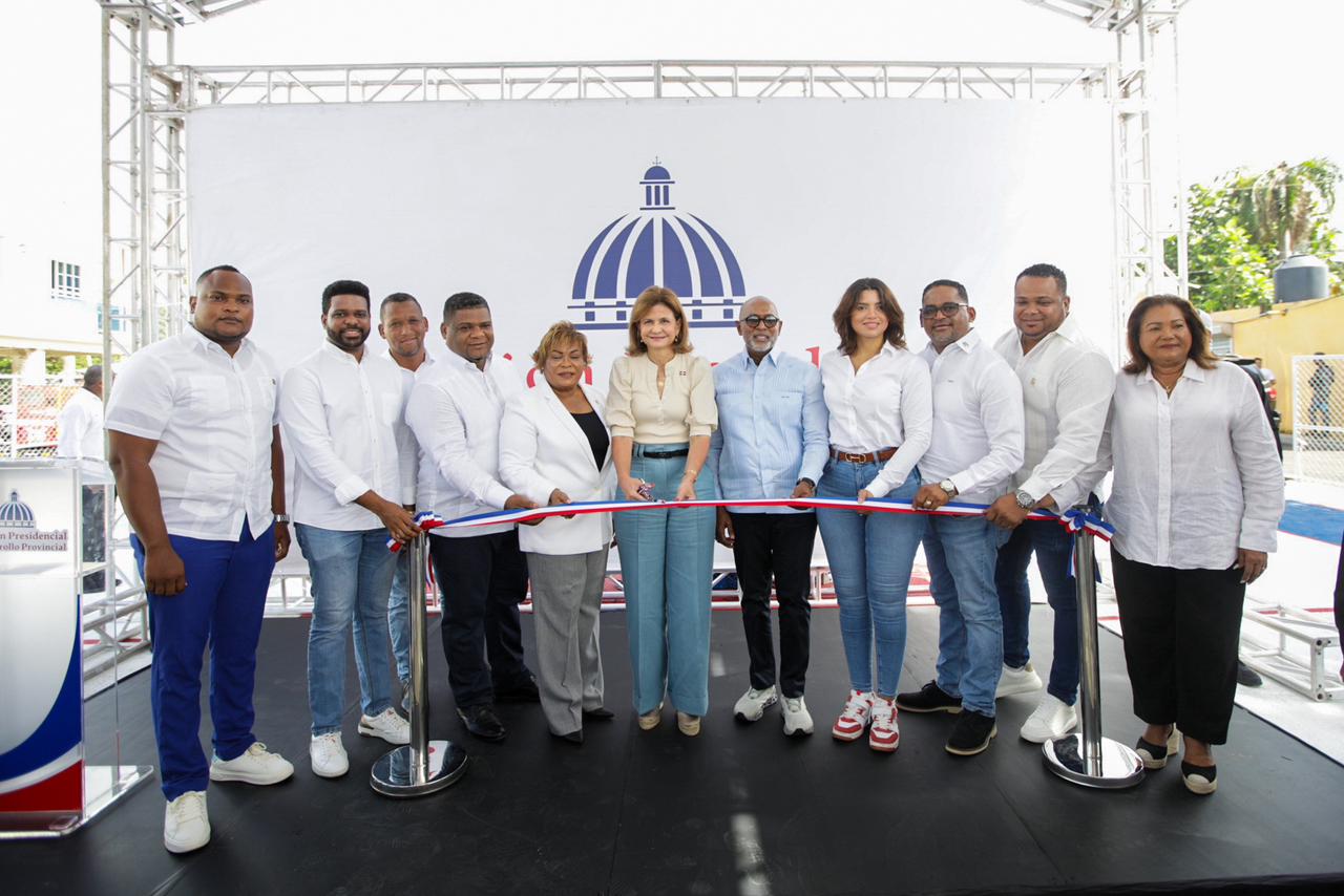 raquel-pena-inaugura-obras-en-pedro-brand-y-villa-altagracia