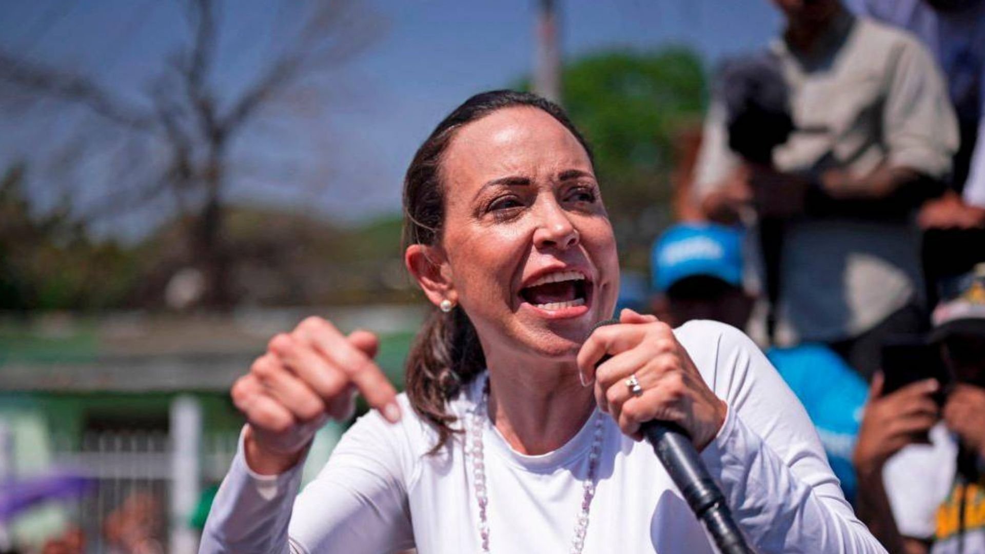 machado-dice-que-maduro-ha-condenado-a-los-jovenes-a-la-“violencia-y-a-la-carcel”