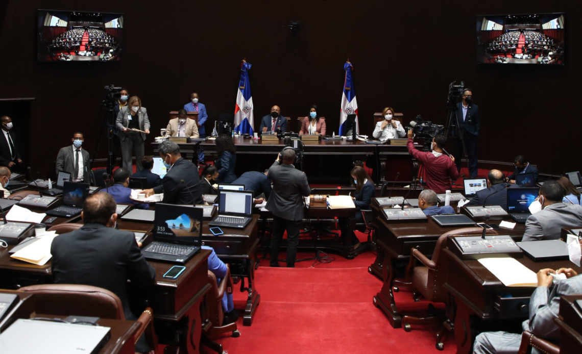 reportaje-mientras-oposicion-no-ve-necesidad-de-reforma,-diputados-oficialistas-quieren-reformar-la-reforma