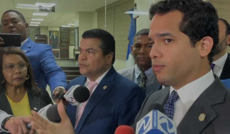 proponen-ante-la-comision-que-estudia-reforma-constitucional-hacer-vistas-publicas