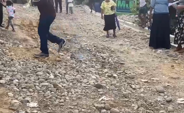 falta-de-agua-potable-y-el-deterioro-de-calles-entre-flagelos-en-pueblo-nuevo