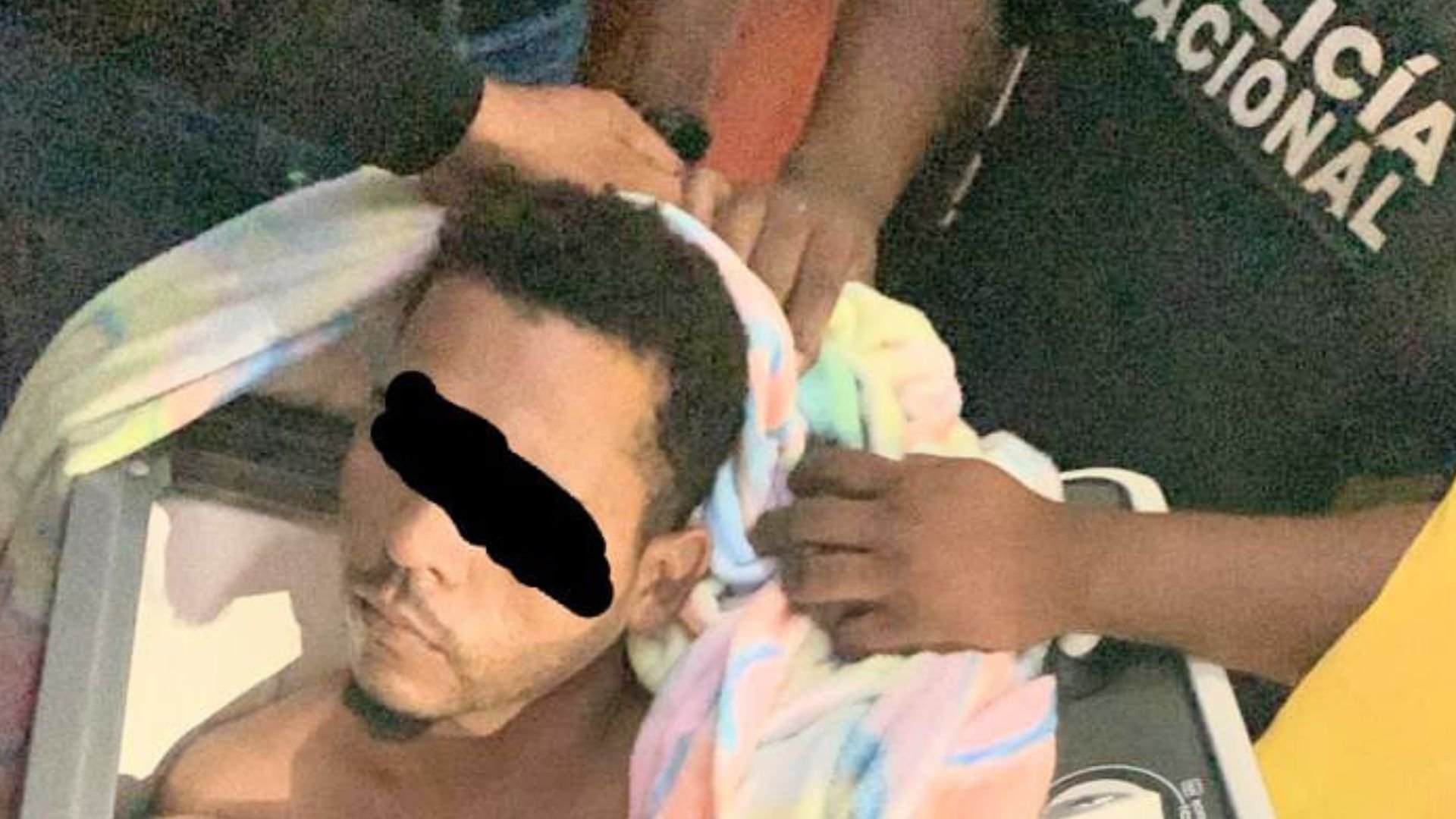 hallan-hombre-escondido-en-una-lavadora-con-sustancias-narcoticas-y-un-arma
