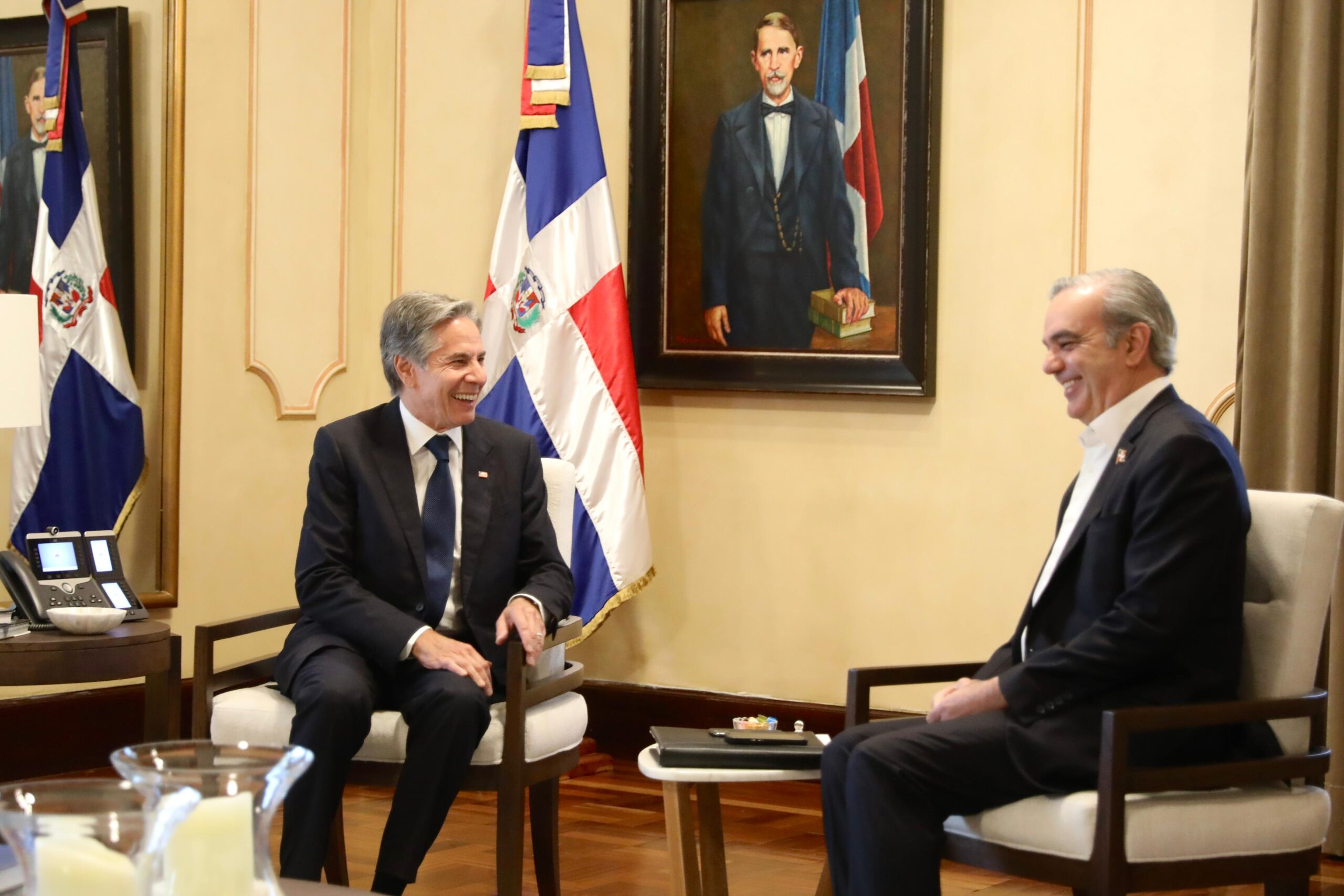 entrevista-luis-abinader-garantiza-ante-blinken-aprobara-modificacion-ley-137-03-sobre-trata