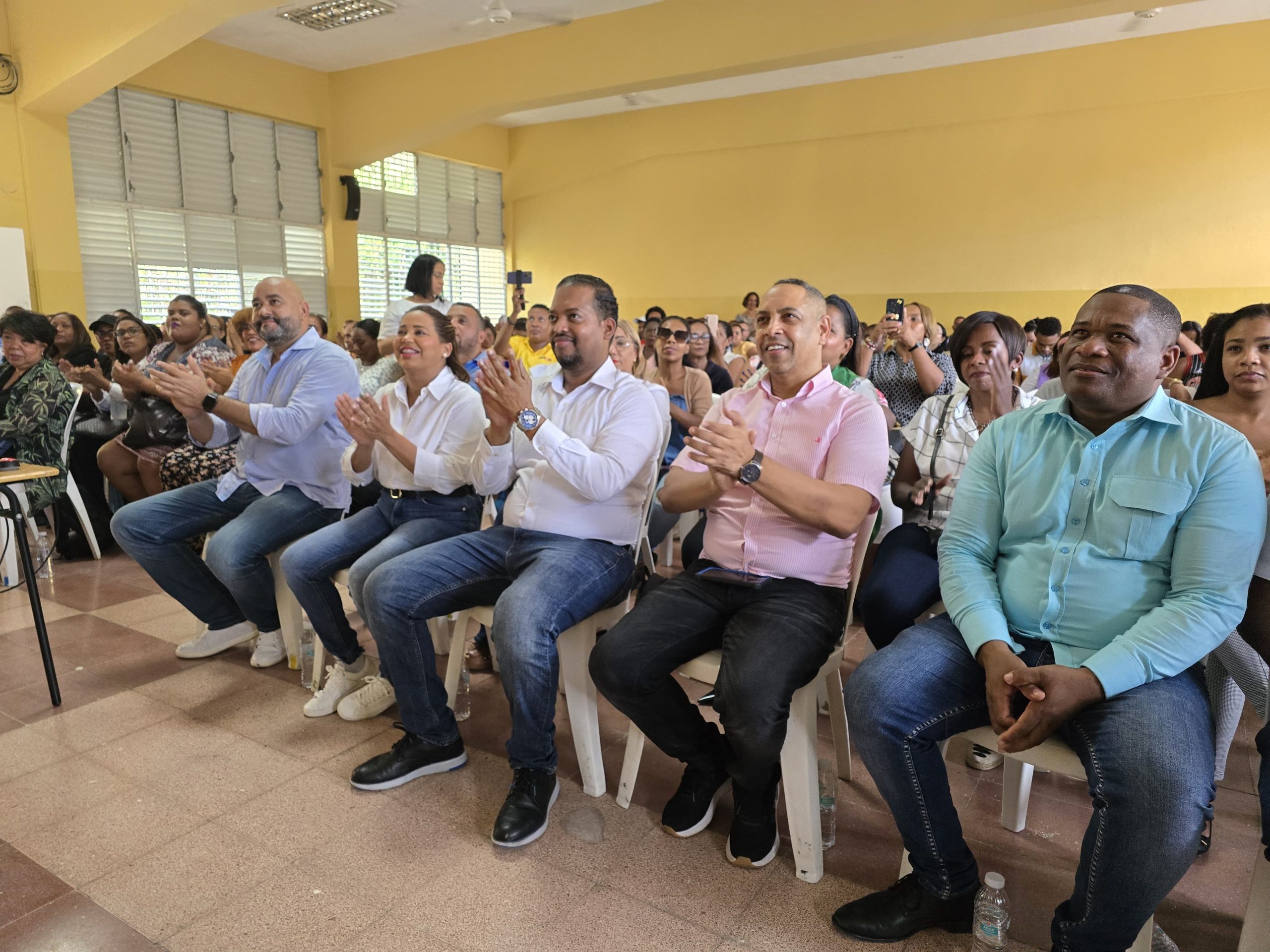 candidato-a-la-adp-nolberto-ortiz-promete-trabajar-por-los-derechos-de-los-maestros