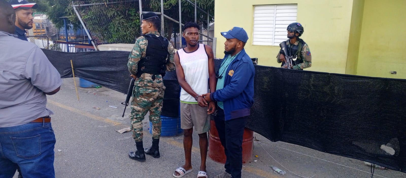autoridades-dominicanas-entregan-profugo-acusado-de-asesinato-en-haiti