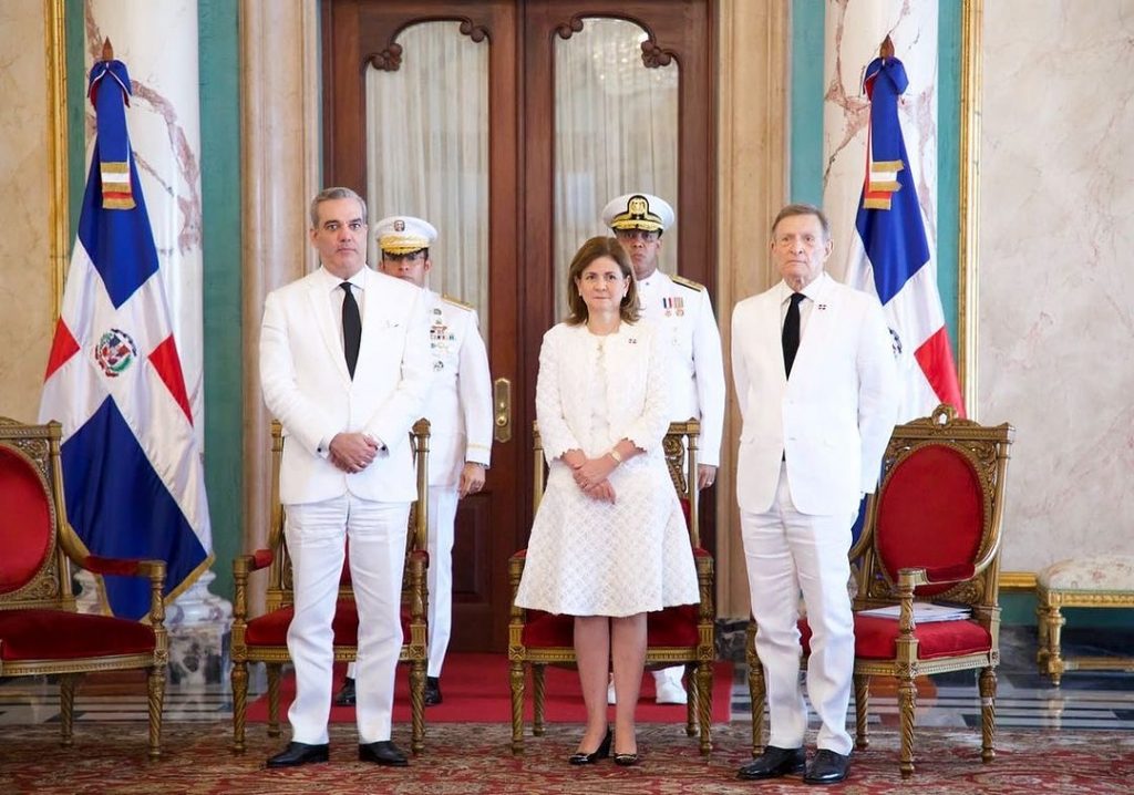 abinader-recibe-cartas-credenciales-de-siete-nuevos-embajadores